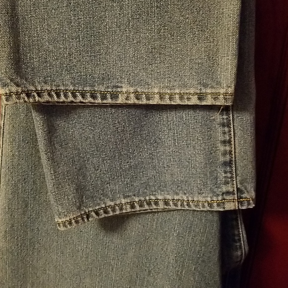 Old navy relaxed fit jeans - Picture 2 of 3